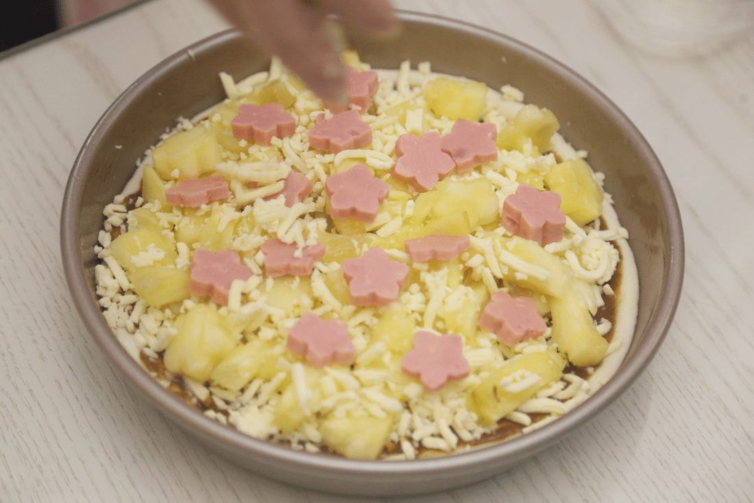 菠蘿披薩怎么做好吃,菠蘿披薩的做法步驟