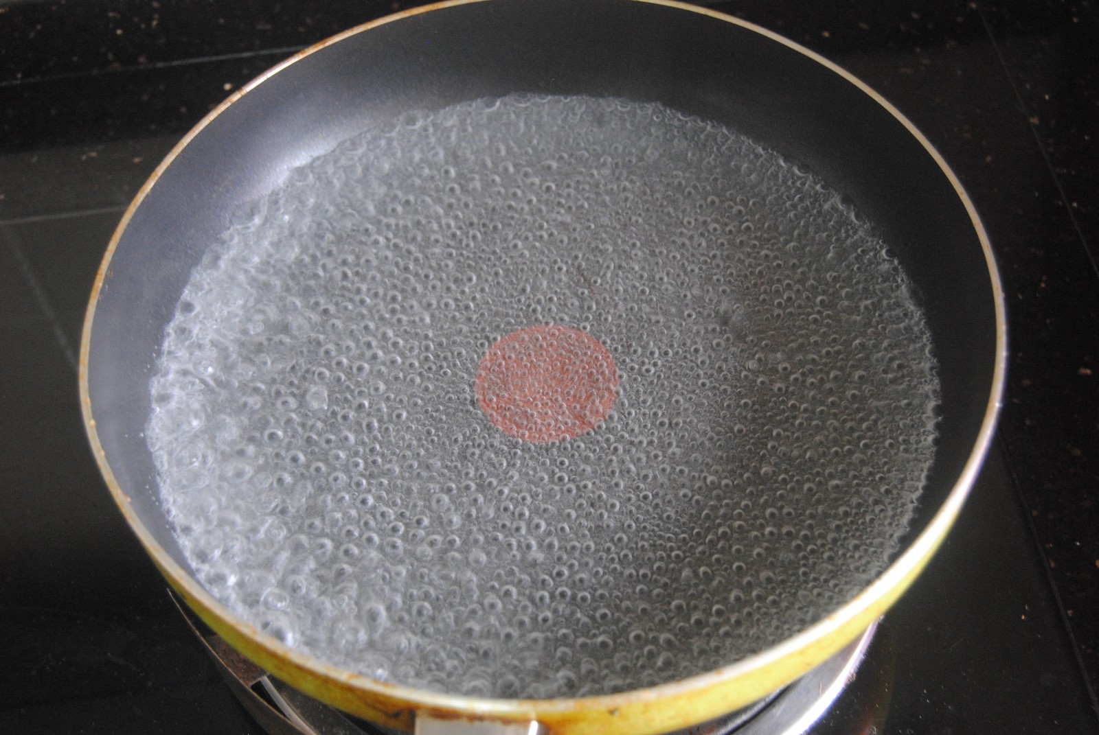 草菇肉醬面怎么做好吃,草菇肉醬面的做法步驟