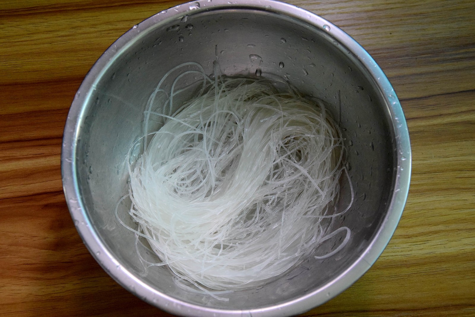 沙茶粉絲蒸排骨怎么做好吃,沙茶粉絲蒸排骨的做法步驟