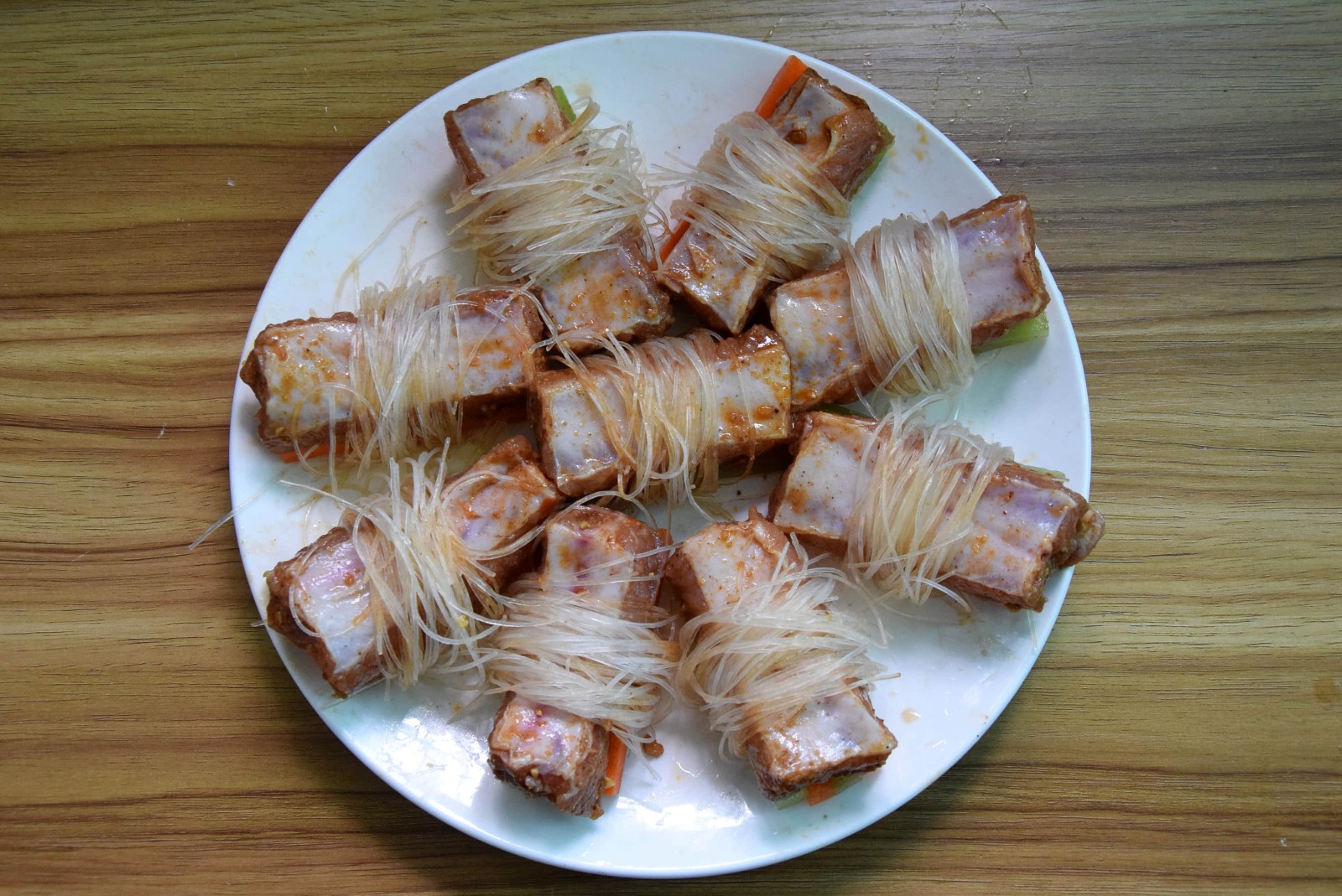 沙茶粉絲蒸排骨怎么做好吃,沙茶粉絲蒸排骨的做法步驟