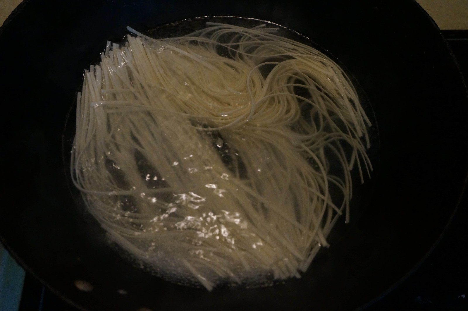 沙茶雞蛋辣椒拌面怎么做好吃,沙茶雞蛋辣椒拌面的做法步驟