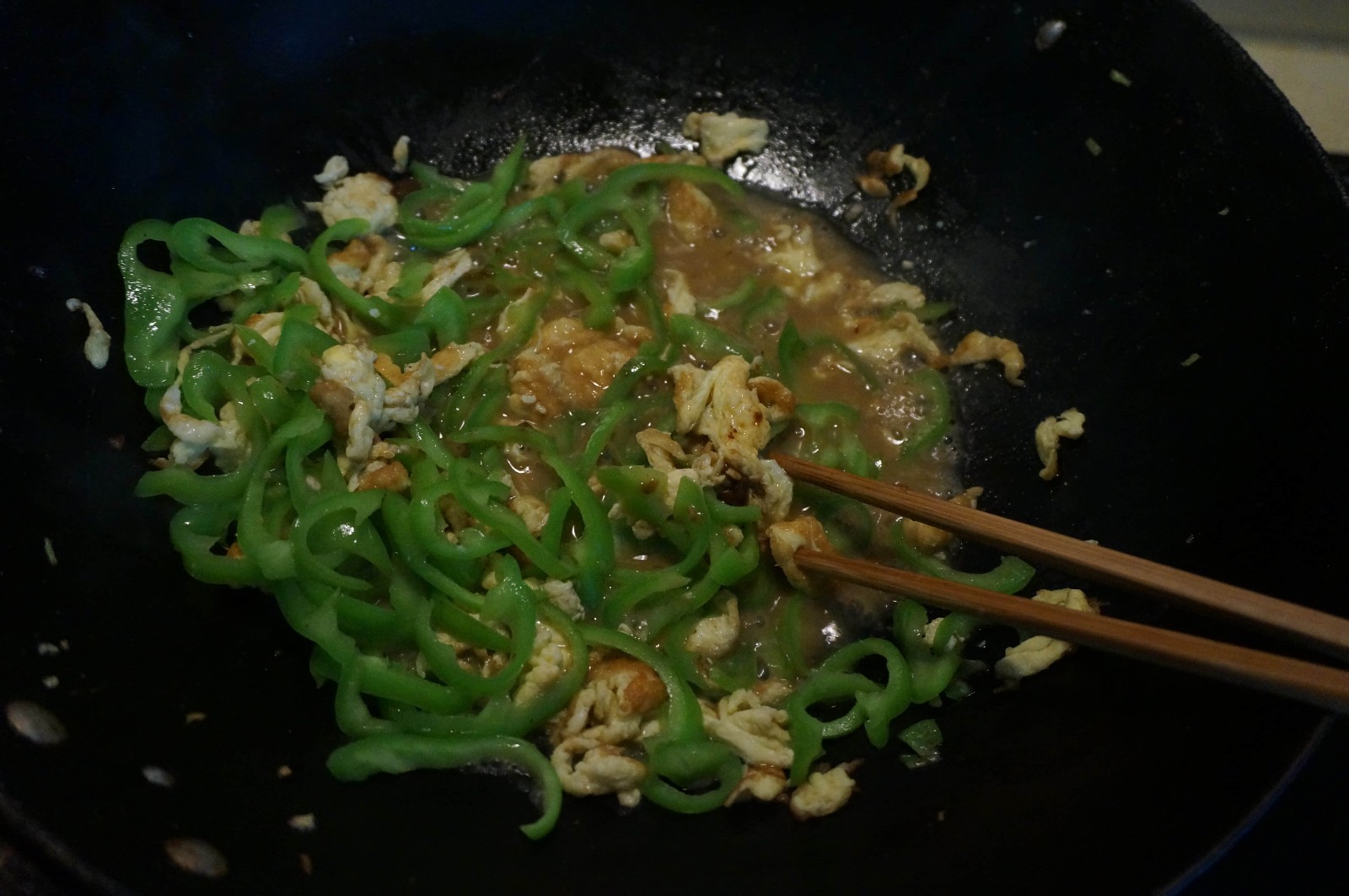 沙茶雞蛋辣椒拌面怎么做好吃,沙茶雞蛋辣椒拌面的做法步驟