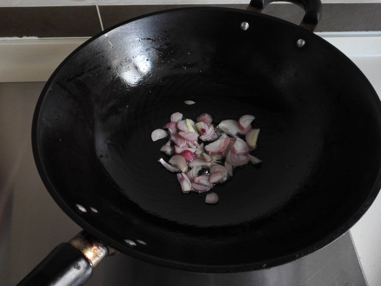 沙茶雞腿燜飯?jiān)趺醋龊贸?沙茶雞腿燜飯的做法步驟