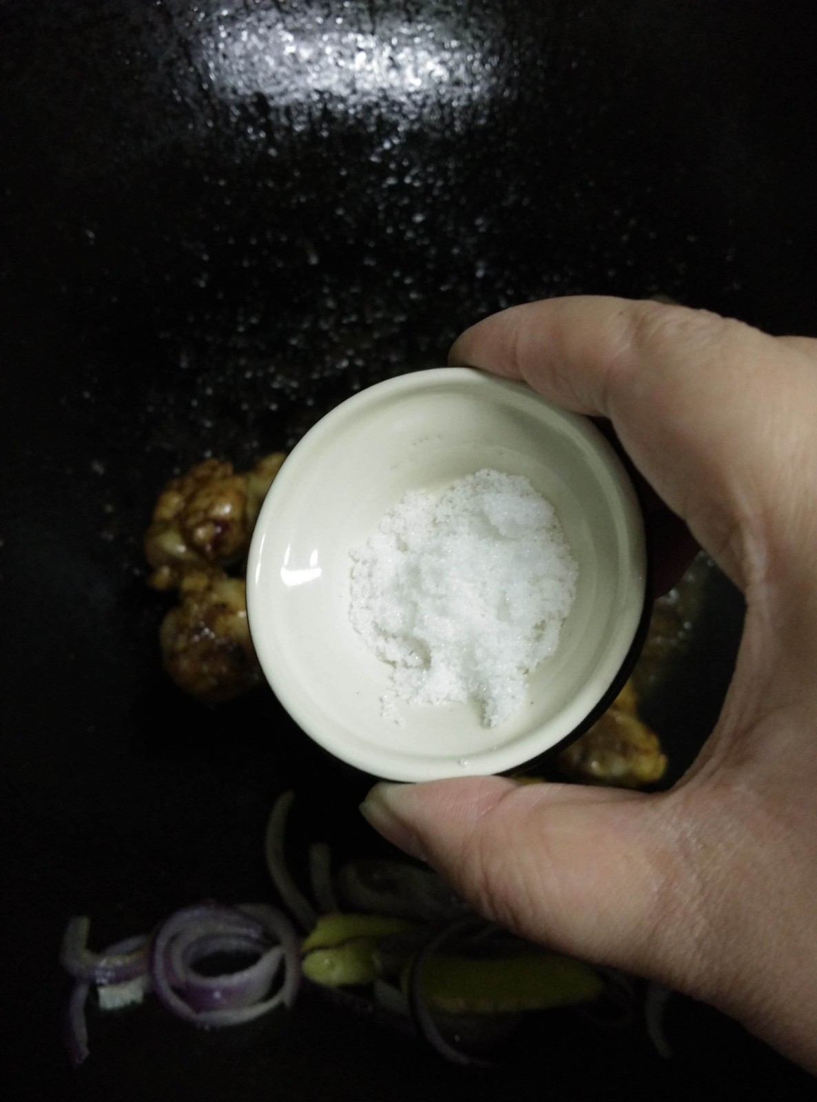 沙茶醬燜雞翅根怎么做好吃,沙茶醬燜雞翅根的做法步驟