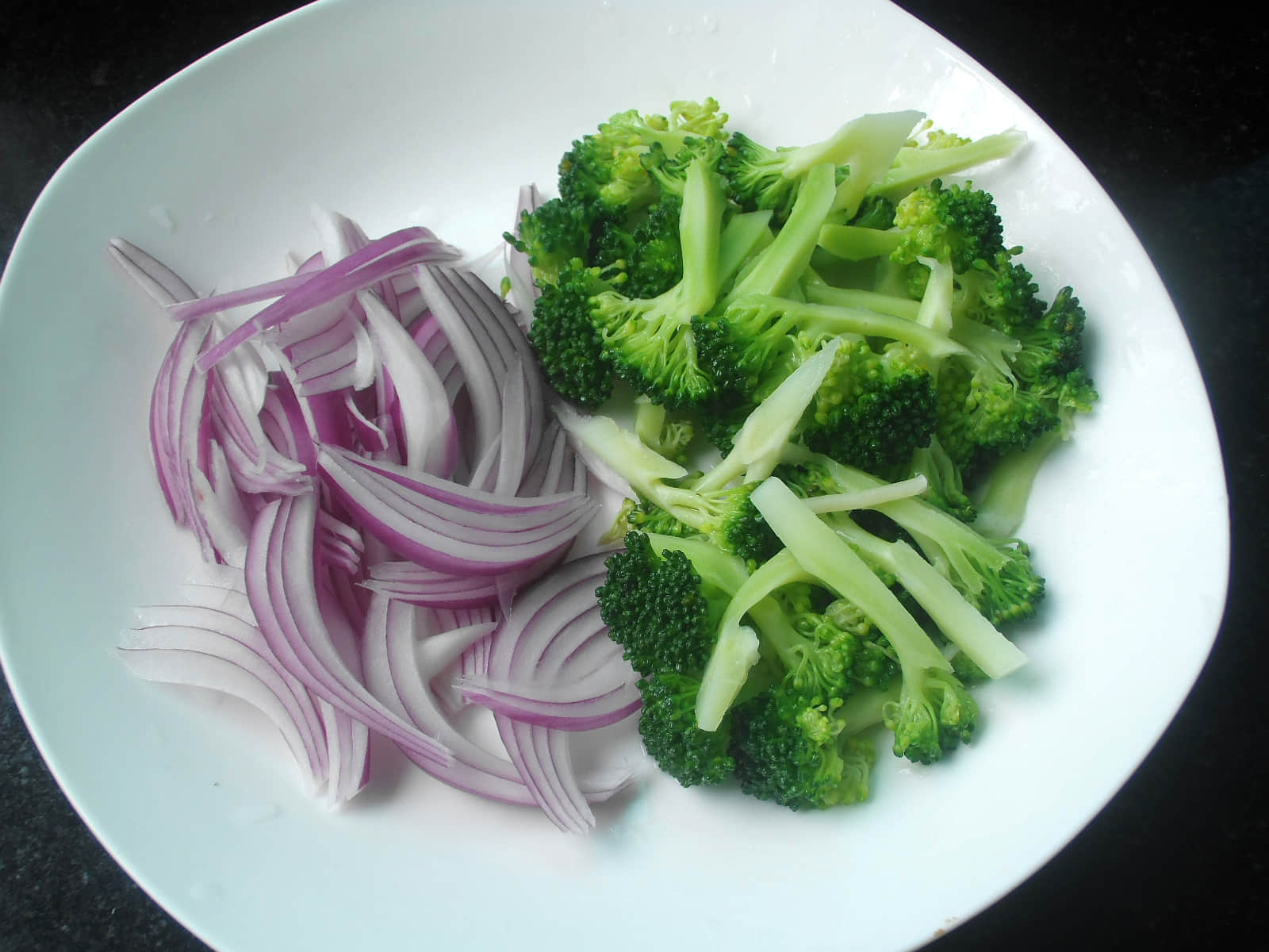 沙茶醬牛肉意面怎么做好吃,沙茶醬牛肉意面的做法步驟