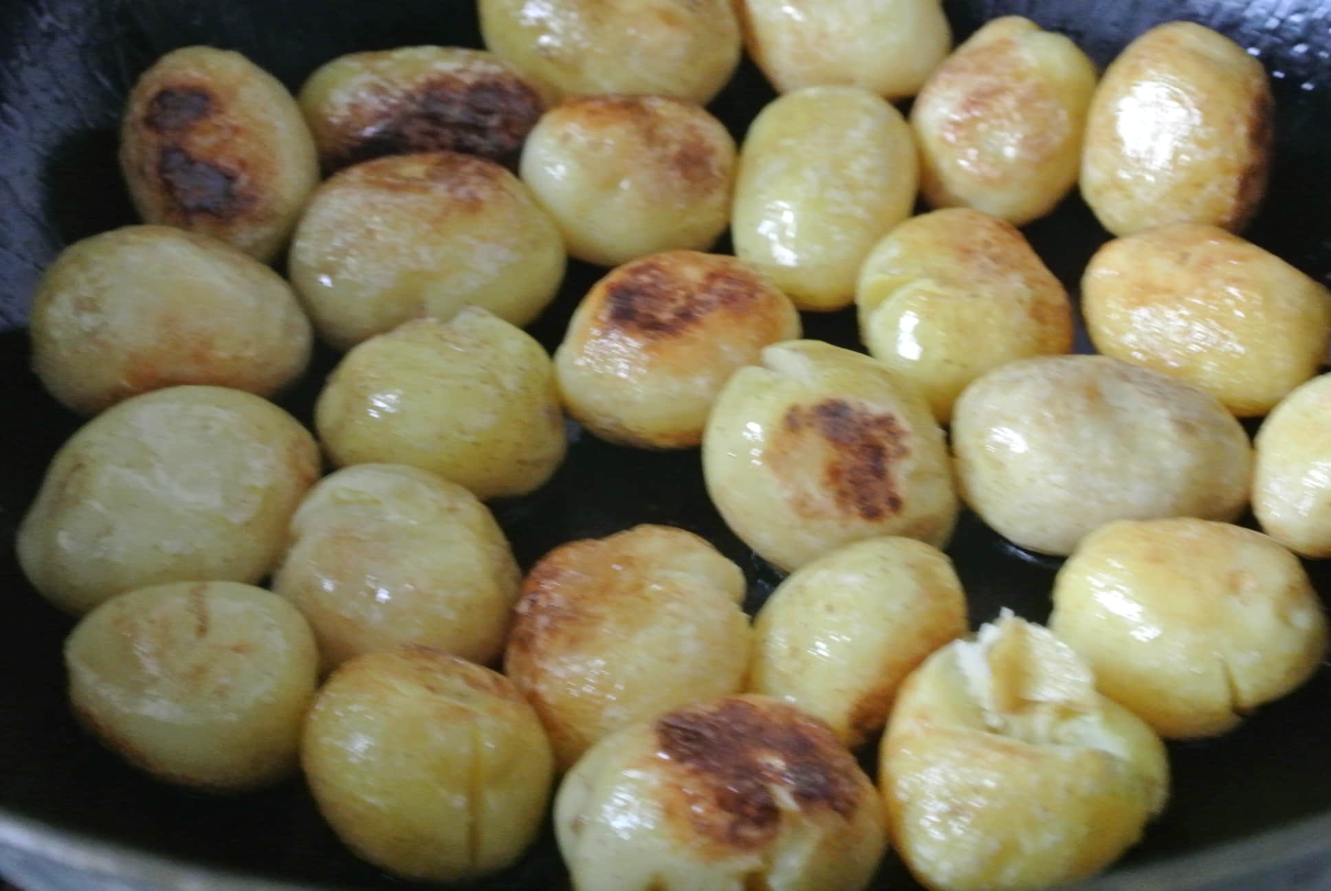 香煎小土豆怎么做好吃,香煎小土豆的做法步驟