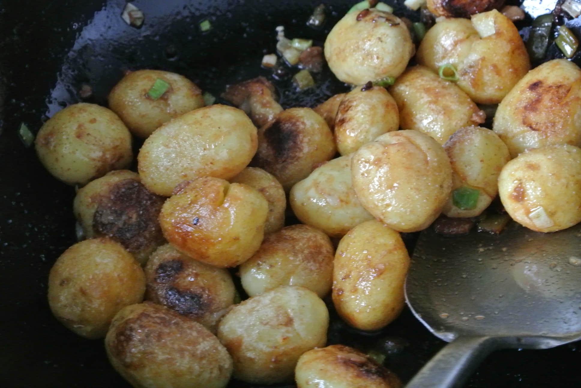 香煎小土豆怎么做好吃,香煎小土豆的做法步驟
