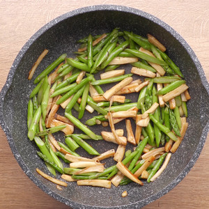 蘆筍杏鮑菇的做法步驟圖,蘆筍杏鮑菇怎么做好吃怎么做好吃,蘆筍杏鮑菇的做法步驟圖,蘆筍杏鮑菇怎么做好吃的做法步驟