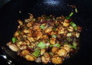 麻辣干鍋田雞怎么做好吃,麻辣干鍋田雞的做法步驟