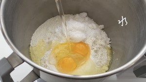 雙色蜜瓜奶油面包怎么做好吃,雙色蜜瓜奶油面包的做法步驟