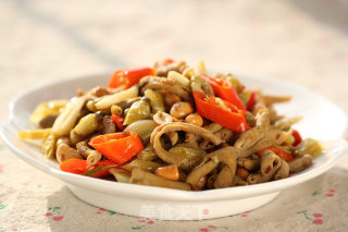 雙椒爆鴨腸怎么做好吃,雙椒爆鴨腸的做法步驟