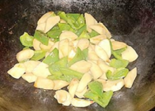 青椒杏鮑菇怎么做好吃,青椒杏鮑菇的做法步驟