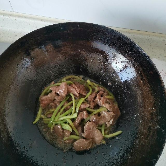 尖椒牛柳怎么做好吃,尖椒牛柳的做法步驟