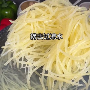 涼拌土豆絲怎么做好吃,涼拌土豆絲的做法步驟