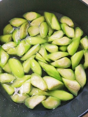 絲瓜蛋湯怎么做好吃,絲瓜蛋湯的做法步驟