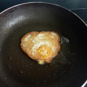 超簡(jiǎn)單煎雞蛋怎么做好吃,超簡(jiǎn)單煎雞蛋的做法步驟
