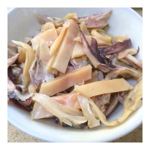 墨魚干排骨湯怎么做好吃,墨魚干排骨湯的做法步驟