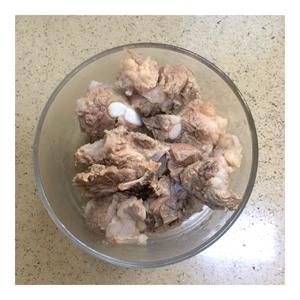 墨魚干排骨湯怎么做好吃,墨魚干排骨湯的做法步驟