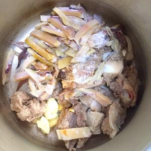 墨魚干排骨湯怎么做好吃,墨魚干排骨湯的做法步驟
