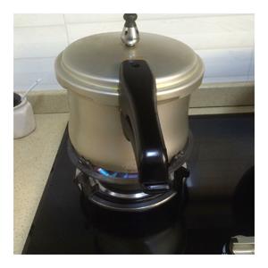 墨魚干排骨湯怎么做好吃,墨魚干排骨湯的做法步驟