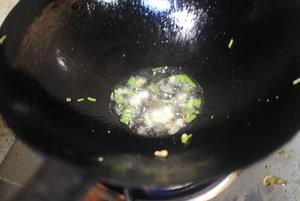 大排檔風(fēng)味炒年糕怎么做好吃,大排檔風(fēng)味炒年糕的做法步驟