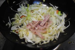 大排檔風(fēng)味炒年糕怎么做好吃,大排檔風(fēng)味炒年糕的做法步驟