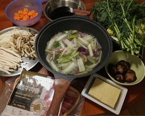 家庭簡易版壽喜鍋怎么做好吃,家庭簡易版壽喜鍋的做法步驟