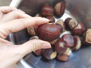 空氣炸鍋烤板栗怎么做好吃,空氣炸鍋烤板栗的做法步驟