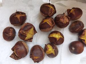 空氣炸鍋烤板栗怎么做好吃,空氣炸鍋烤板栗的做法步驟