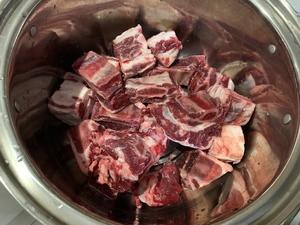 清燉牛骨湯怎么做好吃,清燉牛骨湯的做法步驟