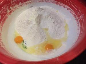 外酥里嫩的蔥花油餅怎么做好吃,外酥里嫩的蔥花油餅的做法步驟