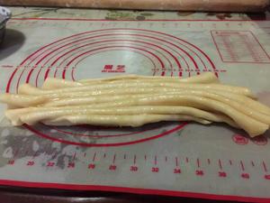 外酥里嫩的蔥花油餅怎么做好吃,外酥里嫩的蔥花油餅的做法步驟