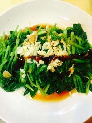 白灼雞毛菜，雞毛菜的最佳打開方式怎么做好吃,白灼雞毛菜，雞毛菜的最佳打開方式的做法步驟