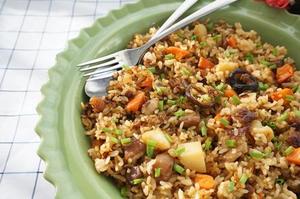 噴香羊肉燜飯怎么做好吃,噴香羊肉燜飯的做法步驟