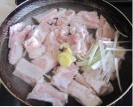 電飯煲山藥排骨粥怎么做好吃,電飯煲山藥排骨粥的做法步驟