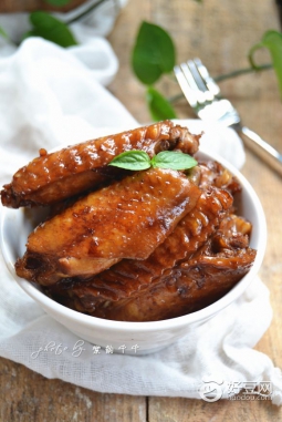 可樂雞翅怎么做好吃，正宗可樂雞翅的家常做法的做法視頻,可樂雞翅怎么做好吃，正宗可樂雞翅的家常做法怎么做好吃