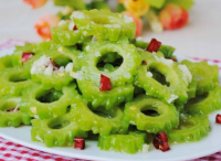 夏季解暑必備涼拌苦瓜的家常做法,涼拌苦瓜怎么做好吃