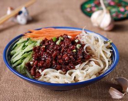 炸醬面怎么做好吃,炸醬面的家常做法的做法視頻,炸醬面怎么做好吃,炸醬面的家常做法怎么做好吃