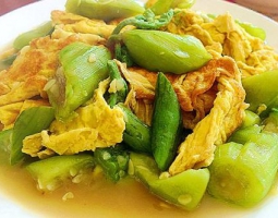 絲瓜炒雞蛋的家常做法視頻,絲瓜炒蛋怎么做好吃的做法視頻,絲瓜炒雞蛋的家常做法視頻,絲瓜炒蛋怎么做好吃怎么做好吃