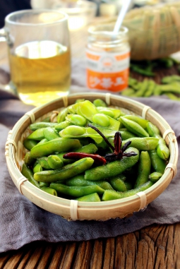 炒毛豆怎么做好吃,炒毛豆的做法步驟