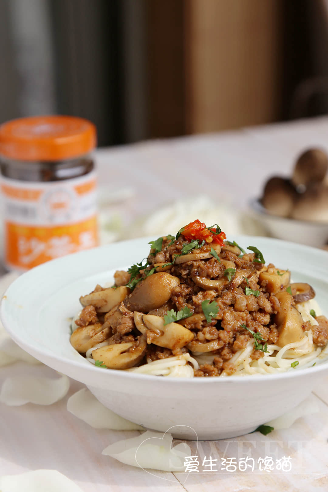 草菇肉醬面怎么做好吃,草菇肉醬面的做法步驟