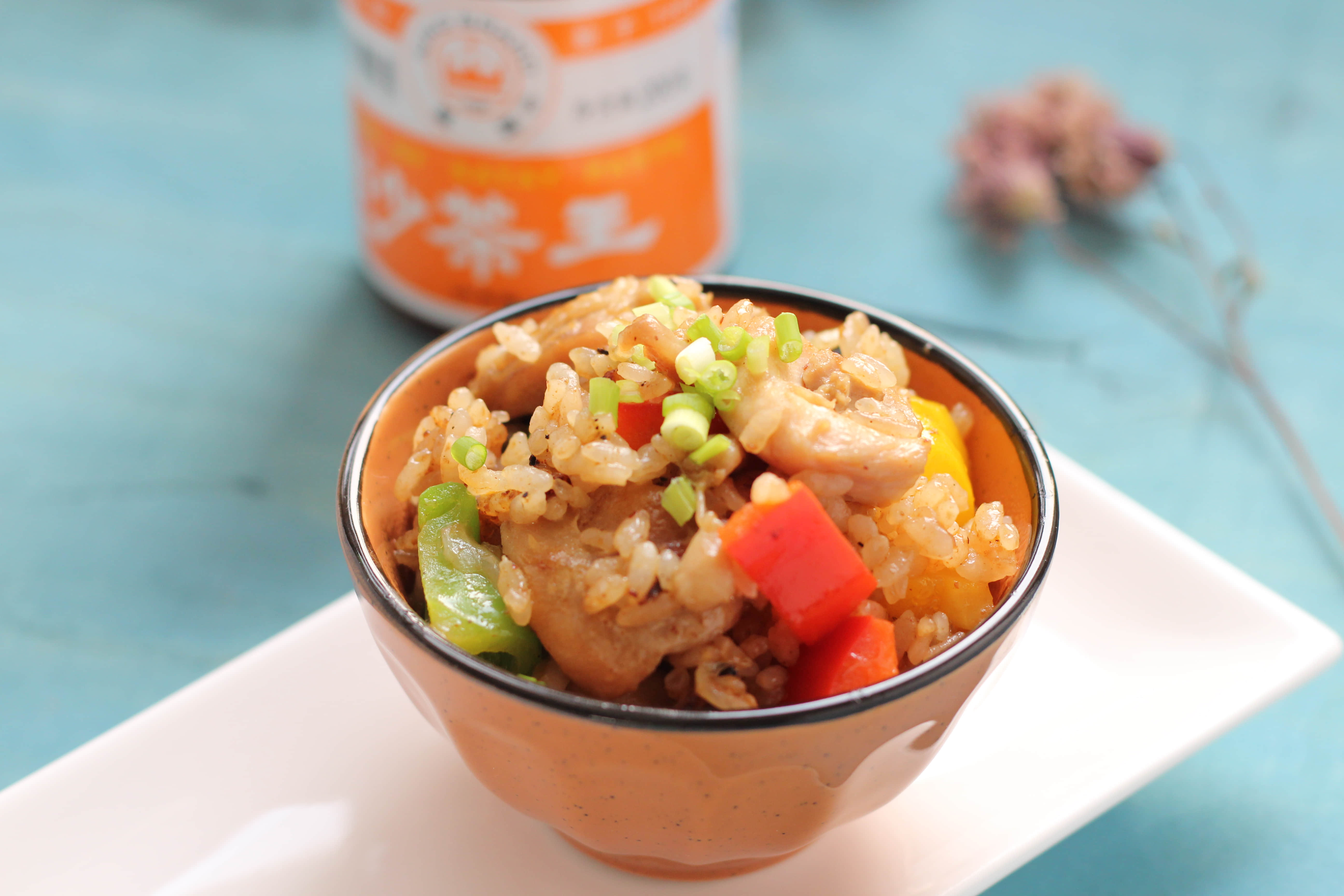 沙茶雞腿燜飯?jiān)趺醋龊贸?沙茶雞腿燜飯的做法步驟