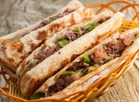 驢肉火燒的做法視頻,驢肉火燒怎么做好吃