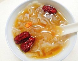 銀耳紅棗湯的做法視頻,銀耳紅棗湯怎么做好吃