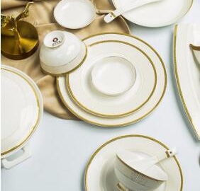 景德鎮(zhèn)高檔歐式骨瓷餐具套裝
