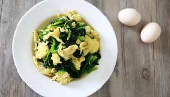 菠菜炒雞蛋怎么做好吃,菠菜炒雞蛋的做法視頻,的做法視頻,菠菜炒雞蛋怎么做好吃,菠菜炒雞蛋的做法視頻,怎么做好吃