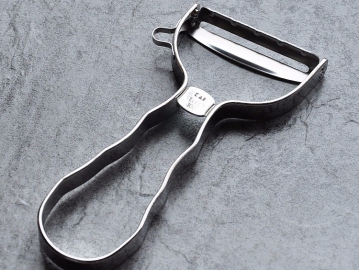 日本進(jìn)口KAI貝印T型削皮器