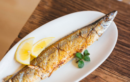 油煎秋刀魚的做法視頻,油煎秋刀魚怎么做好吃