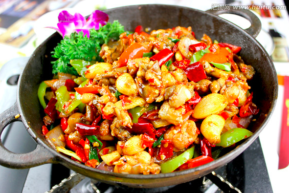 麻辣干鍋田雞怎么做好吃,麻辣干鍋田雞的做法步驟