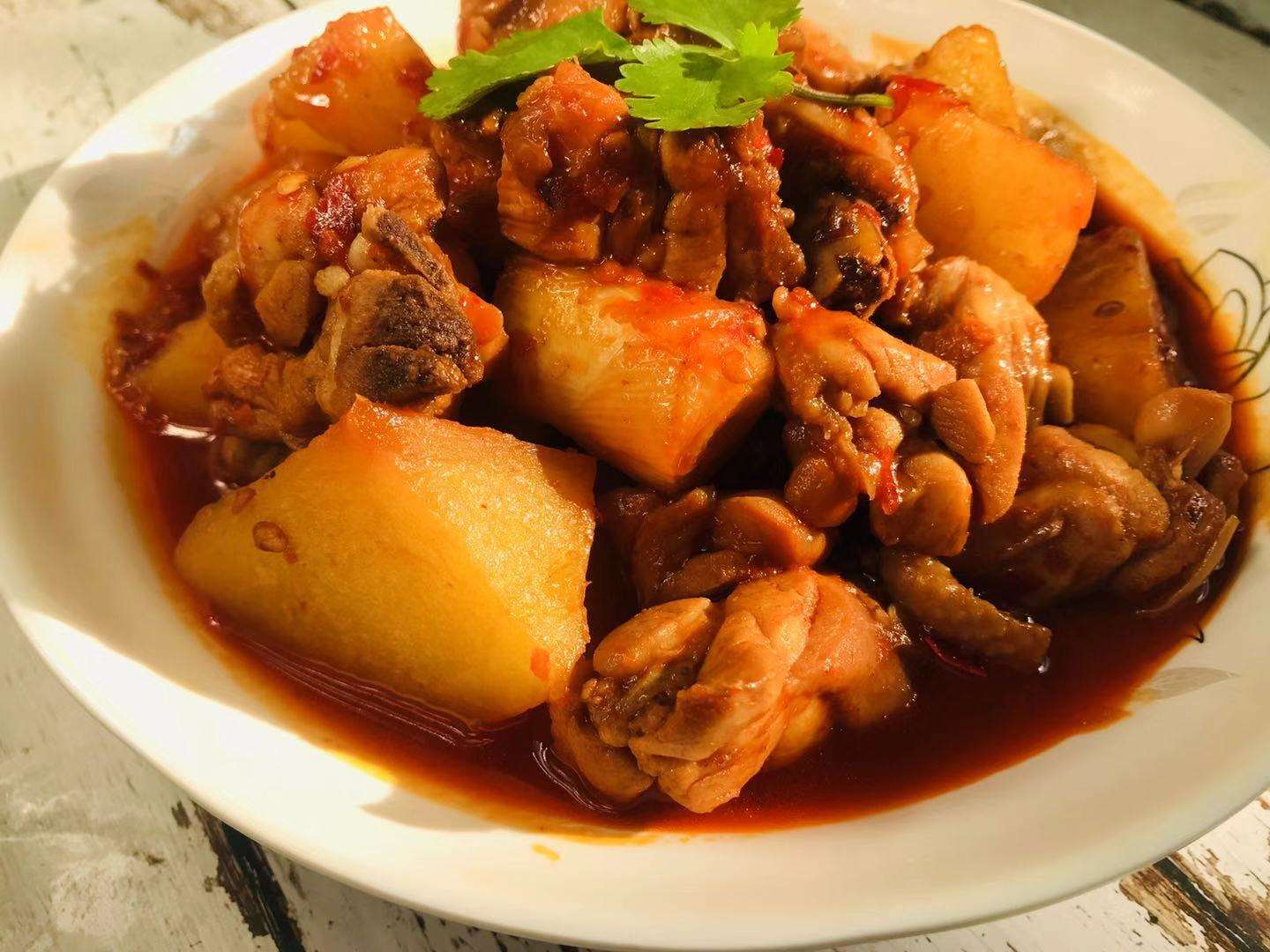 土豆燒雞塊怎么做好吃,土豆燒雞塊的做法步驟